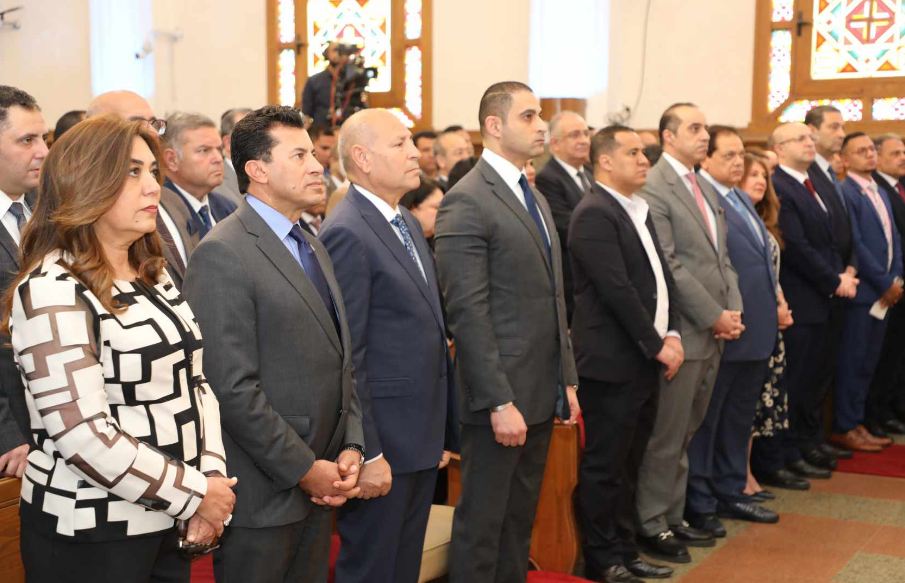 نائبًا عن رئيس الوزراء.. محافظ القاهرة يشهد احتفالية الطائفة الإنجيلية بعيد القيامة في الكنيسة الإنجيلية بمصر الجديدة