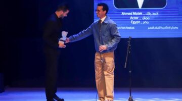 طه دسوقي يقدم تكريم أحمد مالك في حفل افتتاح مهرجان الإسكندرية للفيلم القصير