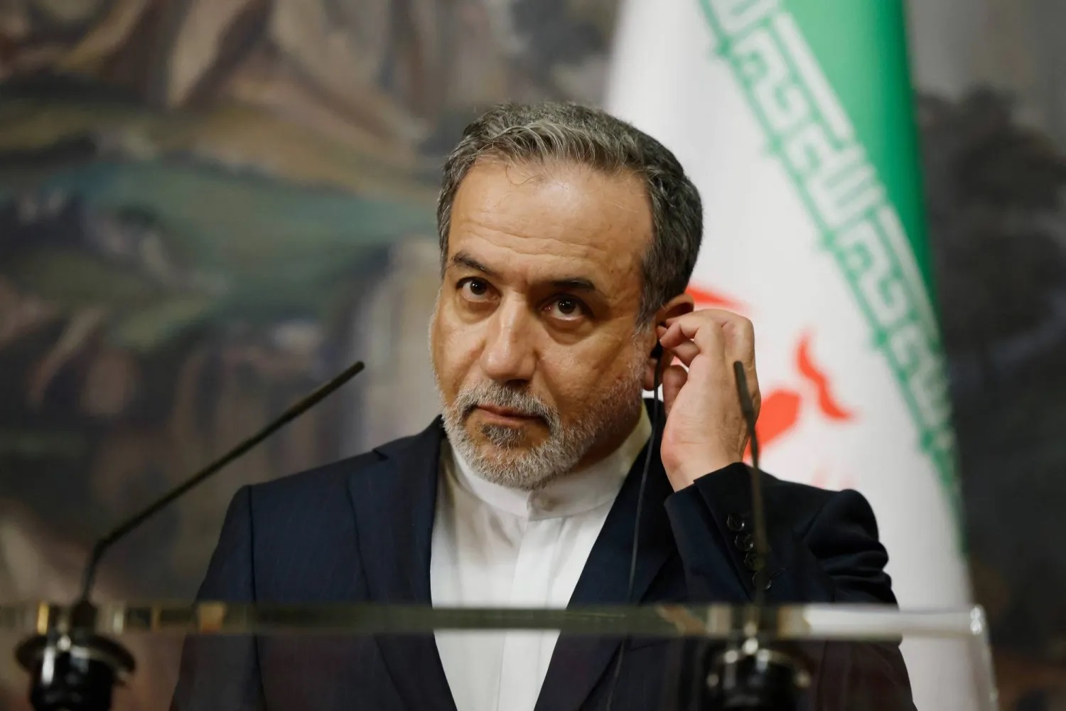إيطاليا: عراقجي يلتقي تاجاني قبل دقائق من انطلاق جولة المباحثات النووية الإيرانية – الأمريكية الثانية