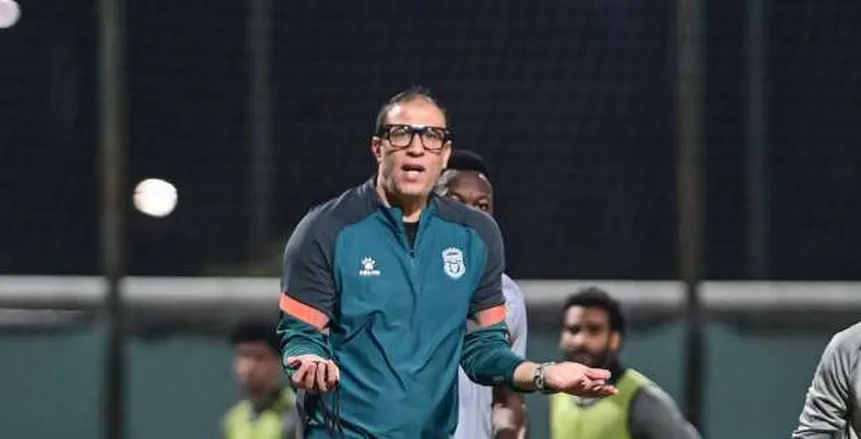 مجدي عبد العاطي يعلن تنحيه عن تدريب نادي الاتحاد السكندري.