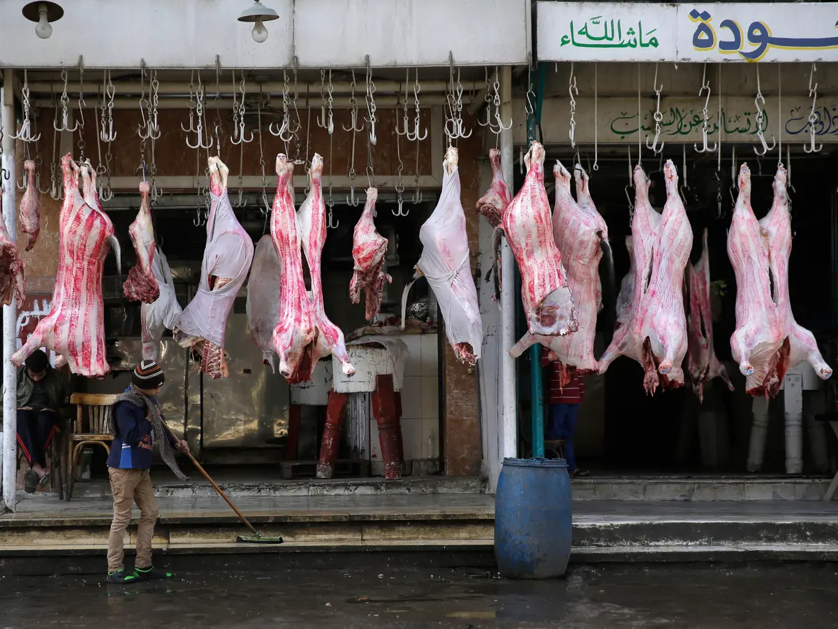 15 جنيهًا زيادة فى اللحوم البلدية.. و«الجمسي» تجذب المستهلكين بفارق السعر 15 جنيهًا زيادة فى اللحوم البلدية.. و«الجمسي» تجذب المستهلكين بفارق السعر