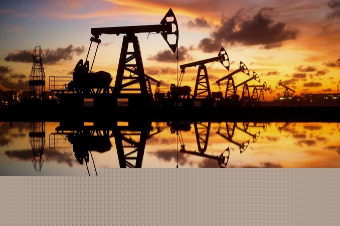 1.6 % خساير أسبوعية.. ارتفاع أسعار النفط بفعل الحرب التجارية والرسوم الجمركية