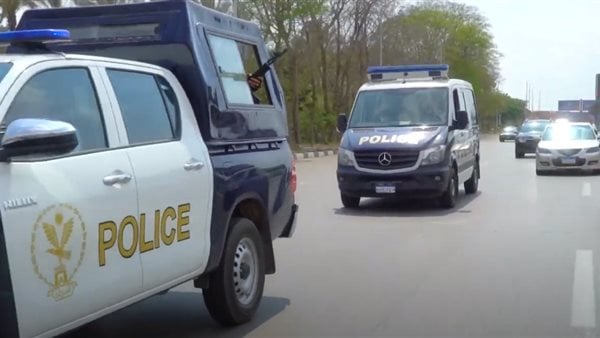 بحشيش وهيروين وآيس.. الداخلية تداهم أوكار تجار المخدرات وتضبط 34 متهما بحشيش وهيروين وآيس.. الداخلية تداهم أوكار تجار المخدرات وتضبط 34 متهما