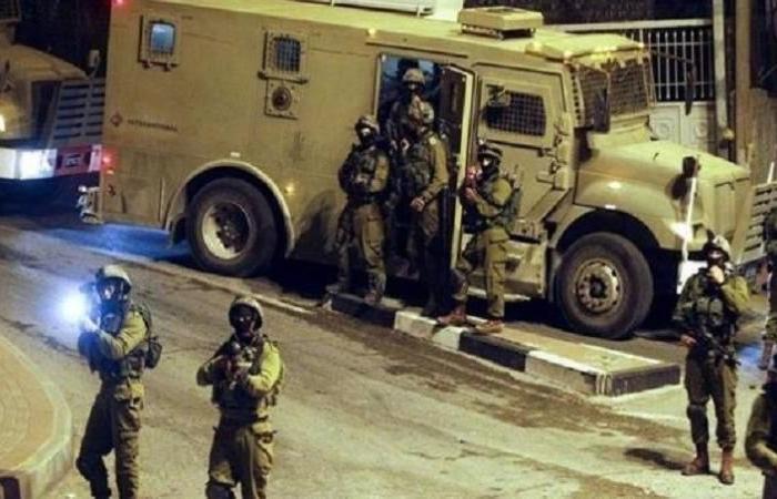 الاحتلال يواصل عدوانه على طولكرم: اقتحامات ومداهمات واسعة واعتقالات الاحتلال يواصل عدوانه على طولكرم: اقتحامات ومداهمات واسعة واعتقالات