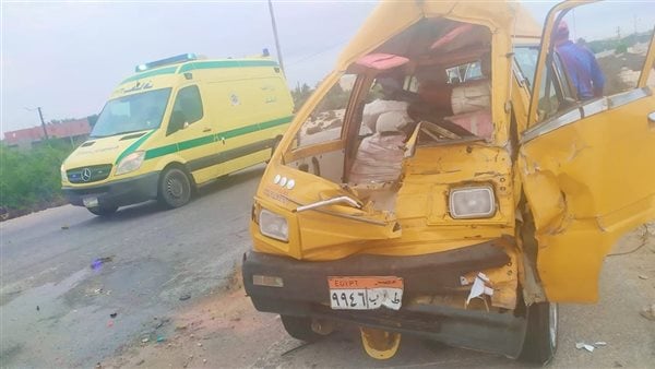 إصابة شخصين في تصادم سيارتين على طريق بئر العبد شمال سيناء إصابة شخصين في تصادم سيارتين على طريق بئر العبد شمال سيناء