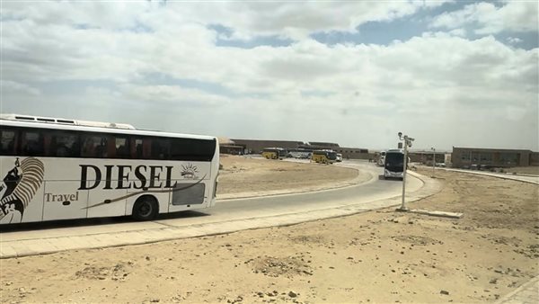 وزير السياحة والآثار يواصل متابعته لحركة الزيارة بمنطقة أهرامات الجيزة في ضوء التشغيل التجريبي وزير السياحة والآثار يواصل متابعته لحركة الزيارة بمنطقة أهرامات الجيزة في ضوء التشغيل التجريبي