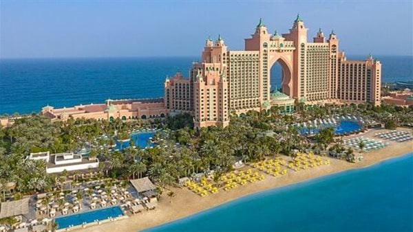 الطقس في الإمارات اليوم شديد الحرارة.. العظمى تصل إلى 44 درجة الطقس في الإمارات اليوم شديد الحرارة.. العظمى تصل إلى 44 درجة