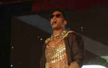 محمد رمضان يثير الجدل بعد ظهوره بملابس تشبه بدل الراقصات بحفل كوتشيلا بكاليفورنيا