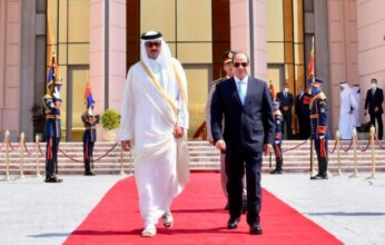 مراسم استقبال رسمية للرئيس السيسي بالديوان الأميري القطري