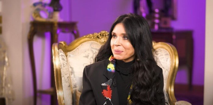 «من منا بلا خطيئة؟».. كواليس أول مواجهة على الهواء بين دينا وشقيقتها المعتزلة 