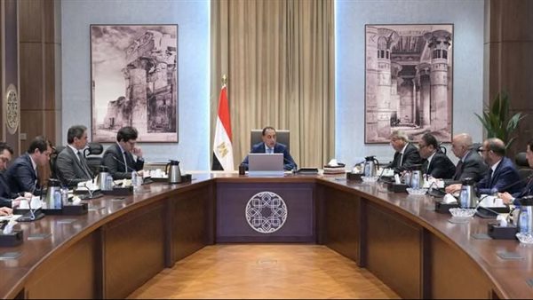 رئيس الوزراء يلتقي أعضاء اللجنة المُشكلة لبحث تحديات ومستقبل الإعلام والدراما المصرية رئيس الوزراء يلتقي أعضاء اللجنة المُشكلة لبحث تحديات ومستقبل الإعلام والدراما المصرية