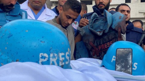 منظمات صحافية في فرنسا تستنكر “المجازر” بحق المراسلين في غزة منظمات صحافية في فرنسا تستنكر “المجازر” بحق المراسلين في غزة