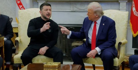 ترامب يهاجم زيلينسكي مجددا بسبب سعيه للحصول على صواريخ في الوقت الذي يحاول فيه الرئيس الامريكي انهاء الحرب بين كييف وموسكو ترامب يهاجم زيلينسكي مجددا بسبب سعيه للحصول على صواريخ في الوقت الذي يحاول فيه الرئيس الامريكي انهاء الحرب بين كييف وموسكو