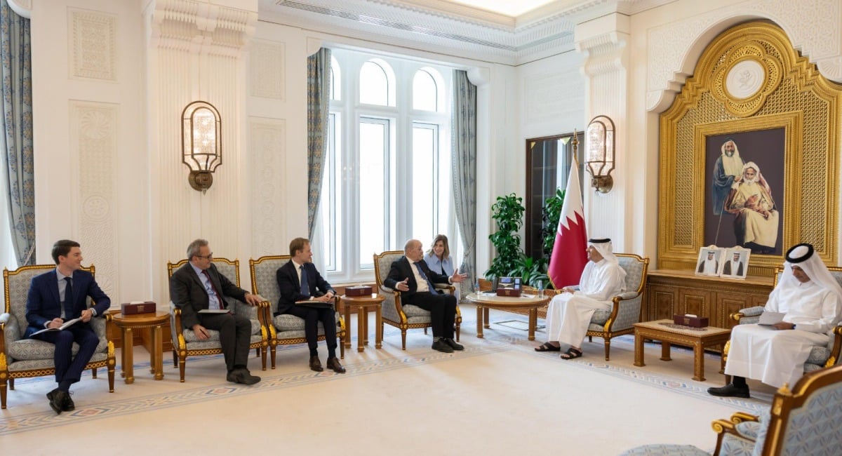  رئيس مجلس الوزراء وزير الخارجية يستقبل مبعوث الرئيس الفرنسي للبنان رئيس مجلس الوزراء وزير الخارجية يستقبل مبعوث الرئيس الفرنسي للبنان