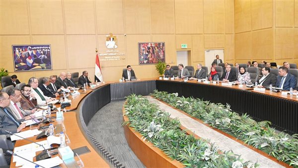 وزير الإسكان يتابع موقف تنفيذ مشروعات "حياة كريمة" بمحافظتي أسيوط والمنيا وزير الإسكان يتابع موقف تنفيذ مشروعات "حياة كريمة" بمحافظتي أسيوط والمنيا
