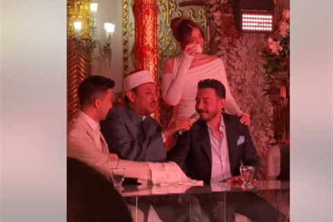أحمد زاهر يحتفل بعقد قران ابنته ليلى على هشام جمال وسط أجواء عائلية مؤثرة