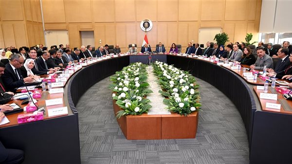 بالصور.. أبرز ما جاء في اجتماع المجموعة الوزارية للتنمية الصناعية