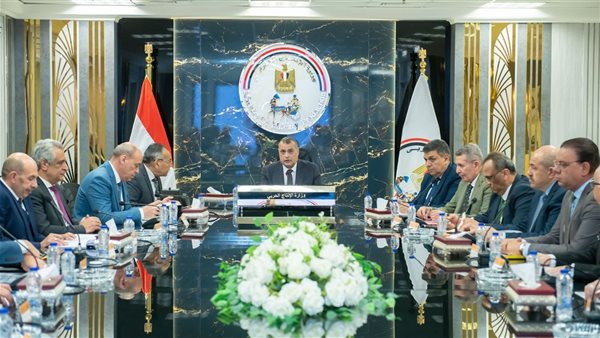 وزير الإنتاج الحربي: نعمل على زيادة نسب تعميق التصنيع المحلي ونسعى لعقد شراكات مختلفة وزير الإنتاج الحربي: نعمل على زيادة نسب تعميق التصنيع المحلي ونسعى لعقد شراكات مختلفة