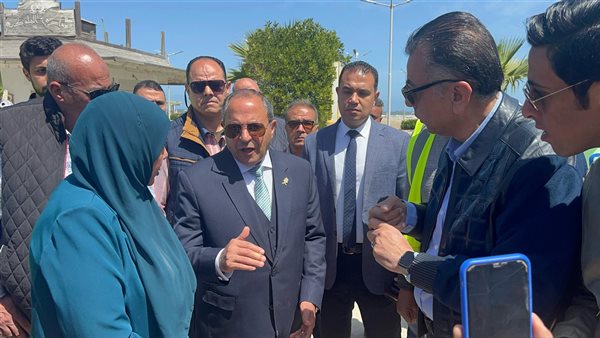"مش هنقطع عيش حد".. محافظ بورسعيد: الشاطئ ليس حكرا لأحد وسيظل مفتوحا لأبناء المدينة