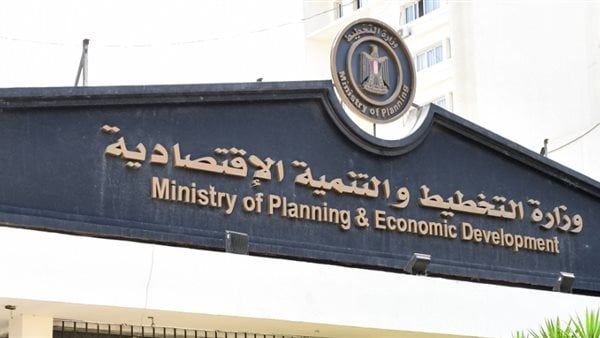 التخطيط: زيادة أعداد أبراج شبكات الهاتف المحمول بنحو 40 ألف بُرج التخطيط: زيادة أعداد أبراج شبكات الهاتف المحمول بنحو 40 ألف بُرج