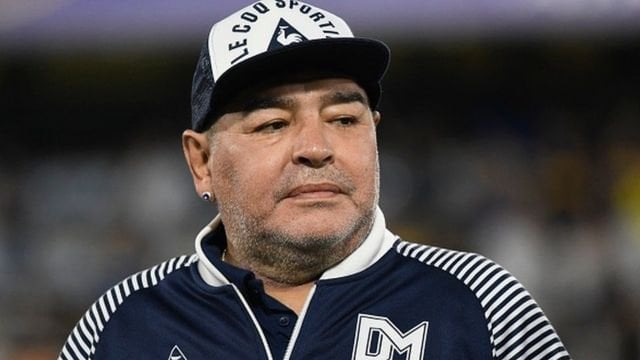 تعرضنا للخداع.. ابنة مارادونا تقجر مفاجآة خلال شهادتها أمام المحكمة تعرضنا للخداع.. ابنة مارادونا تقجر مفاجآة خلال شهادتها أمام المحكمة