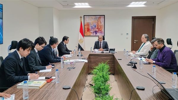 بالصور.. نائب وزير الإسكان يستقبل وفدًا يابانيًا لبحث الاستثمار بمشروعات البنية التحتية
