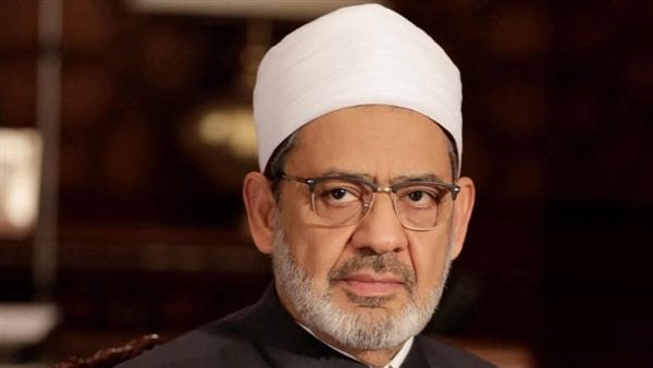 الإمام الأكبر يعزي نائب رئيس جامعة الأزهر في وفاة والدته