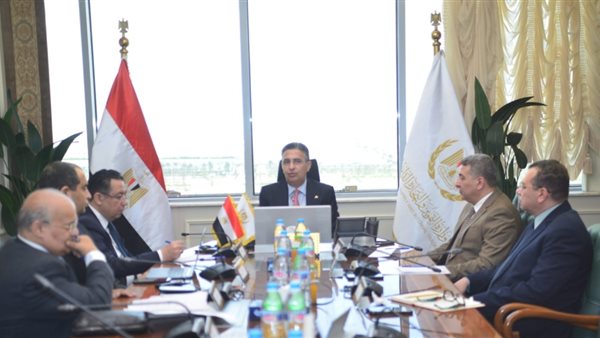 وزير التموين يبحث مع القطاع الخاص تعزيز التعاون لتطوير الصناعات الغذائية وزير التموين يبحث مع القطاع الخاص تعزيز التعاون لتطوير الصناعات الغذائية