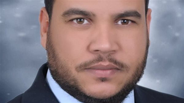 محسن عبد الباسط مدير عام الإدارة العامة للتشغيل والتحكم بمنطقة كهرباء القناة