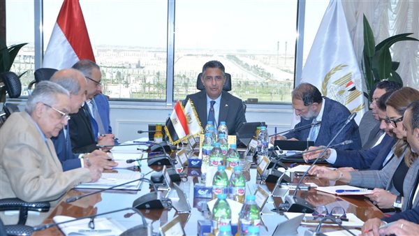 وزير التموين يترأس اجتماع اللجنة العليا للقمح لمتابعة موسم التوريد المحلي وزير التموين يترأس اجتماع اللجنة العليا للقمح لمتابعة موسم التوريد المحلي