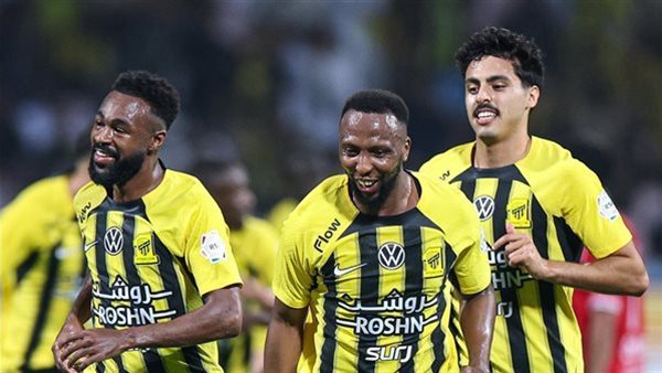 اتحاد جدة يطلب "صافرة أجنبية" لحسم معركة الاتفاق في صراع القمة