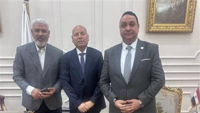 بعد توسعة الطريق ووقوع حوادث بسبب السرعة.. نائب رئيس حزب المؤتمر يناقش مع محافظ القاهرة إنشاء مطبات صناعية أمام كنيسة ودير القديس سمعان بمنشأة ناصر