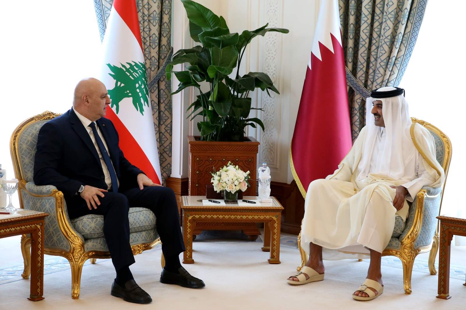الرئيس عون اختتم زيارته إلى الدوحة.. وعاد إلى بيروت الرئيس عون اختتم زيارته إلى الدوحة.. وعاد إلى بيروت