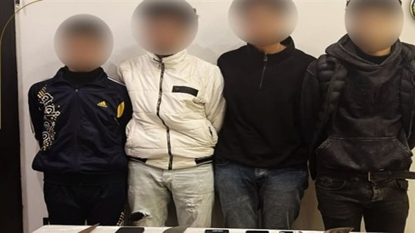 القبض على 4 عاطلين ظهروا في فيديو بأسلحة بيضاء بالإسكندرية القبض على 4 عاطلين ظهروا في فيديو بأسلحة بيضاء بالإسكندرية