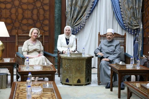 ‏شيخ الأزهر لرئيسة البرلمان السلوفيني: الصَّهاينة حاولوا خداعَ العالم وتبرير قتل الأبرياء ولكن افتضحت نواياهم ‏الخبيثة.. و ‏كلاكوتشار: تألمنا لما يحدث في غزة وأعتز ‏بكوني رئيسة البرلمان التي اعترفت بفلسطين