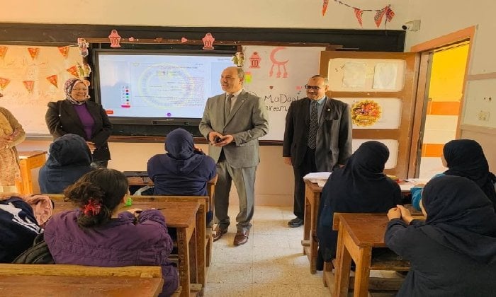 مدير تعليم الإسكندرية يتفقد مدارس المحافظة ويشدد على انتظام الدراسة مدير تعليم الإسكندرية يتفقد مدارس المحافظة ويشدد على انتظام الدراسة