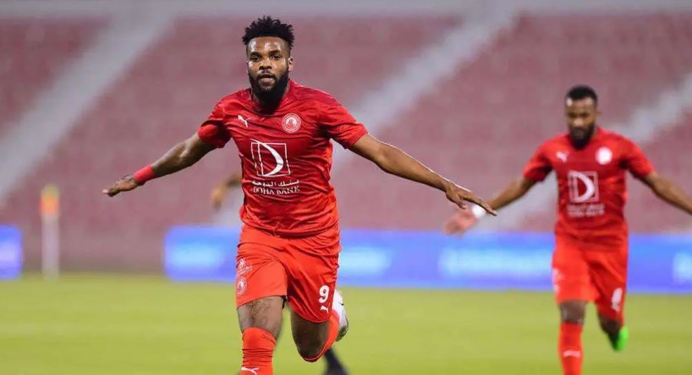 بعد سقوطه من الطابق الـ11.. وفاة لاعب العربي السابق آرون بوبيندزا في الصين
