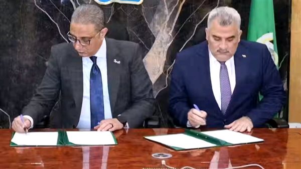 مدير «تنمية البحيرات» يوقع بروتوكول تعاون مع محافظ الفيوم لتنمية بحيرة قارون مدير «تنمية البحيرات» يوقع بروتوكول تعاون مع محافظ الفيوم لتنمية بحيرة قارون