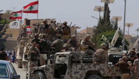لبنان يوقف 3 أشخاص من حركة حماس للاشتباه بهم في إطلاق صواريخ في الأسابيع الأخيرة باتجاه الأراضي الفلسطينية المحتلة.. الجيش يقول ان بينهم لبنانيين وفلسطينيين لبنان يوقف 3 أشخاص من حركة حماس للاشتباه بهم في إطلاق صواريخ في الأسابيع الأخيرة باتجاه الأراضي الفلسطينية المحتلة.. الجيش يقول ان بينهم لبنانيين وفلسطينيين
