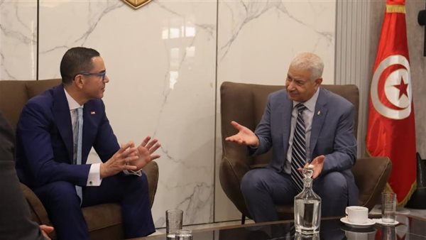وزير الاستثمار يبحث مع نظيره التونسي سبل تعزيز التعاون الاقتصادي والتجاري بين البلدين وزير الاستثمار يبحث مع نظيره التونسي سبل تعزيز التعاون الاقتصادي والتجاري بين البلدين