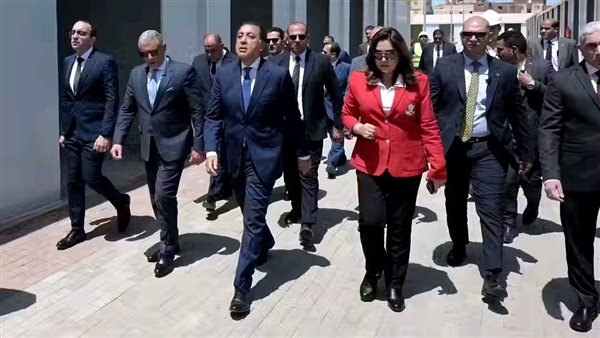 رئيس الوزراء يؤكد أهمية التوسع في إنشاء وتطوير الأسواق المُجمعة بالمحافظات رئيس الوزراء يؤكد أهمية التوسع في إنشاء وتطوير الأسواق المُجمعة بالمحافظات