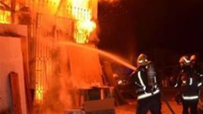 حريق هائل يضرب عقارًا مجاورًا لبنك شهير بوسط البلد والحماية المدنية تنجح في محاصرته