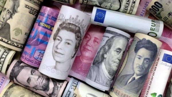 أسعار صرف العملات الأوروبية والآسيوية خلال التعاملات المسائية