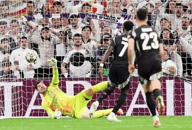 دوري أبطال أوروبا.. التعادل السلبي يحسم الشوط الأول بين ريال مدريد وآرسنال