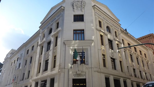 التضخم في إيطاليا يرتفع إلى 1.9% خلال مارس مدفوعًا بزيادة أسعار الطاقة