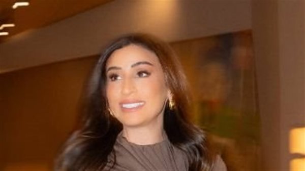 دينا الشربيني تطل بأحدث صيحات فساتين 2025