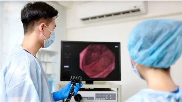 أعراض بسيطة قد تنذر بسرطان الأمعاء