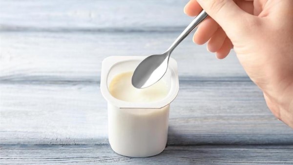 ماذا يحدث لجسمك عند تناول الزبادي؟ ماذا يحدث لجسمك عند تناول الزبادي؟