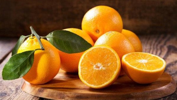 للسعال والأنفلونزا.. تعرف على فوائد البرتقال الصحية