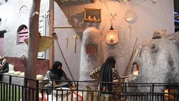 محافظ قنا: 40 سنتيمترًا لبروزات المتاجر على الأرصفة مقابل رسوم محافظ قنا: 40 سنتيمترًا لبروزات المتاجر على الأرصفة مقابل رسوم